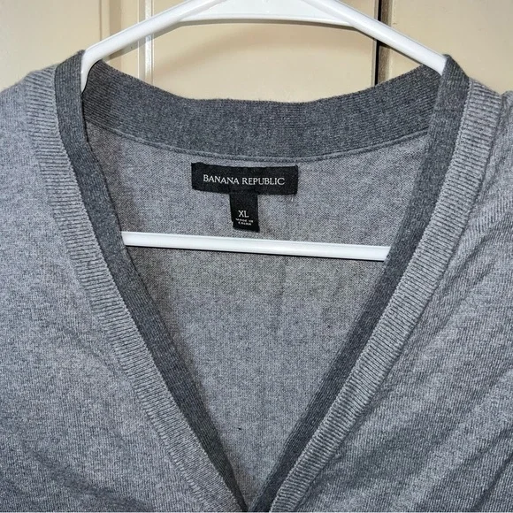 Banana Republic Men's Gray Cotton & Silk Blend Button Down Sweater Vest Size XL - Picture 2 of 9